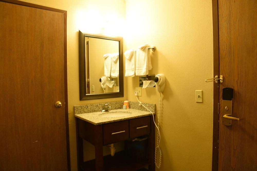Dakota Pines Inn Рапид Сити Экстерьер фото
