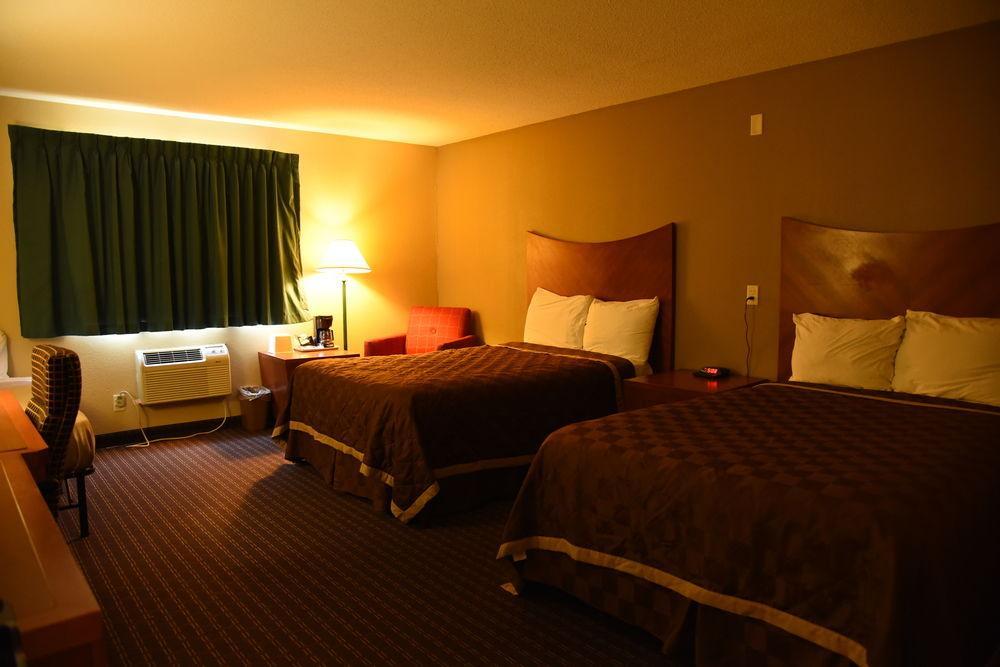 Dakota Pines Inn Рапид Сити Экстерьер фото